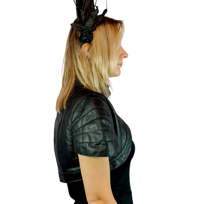 FUTURIST leather crop top / Chaleco corto FUTURISTA
