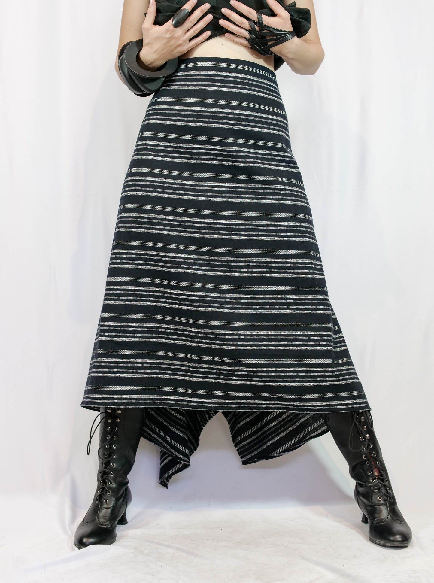 IMPOSSIBLE Skirt    /    falda IMPOSIBLE