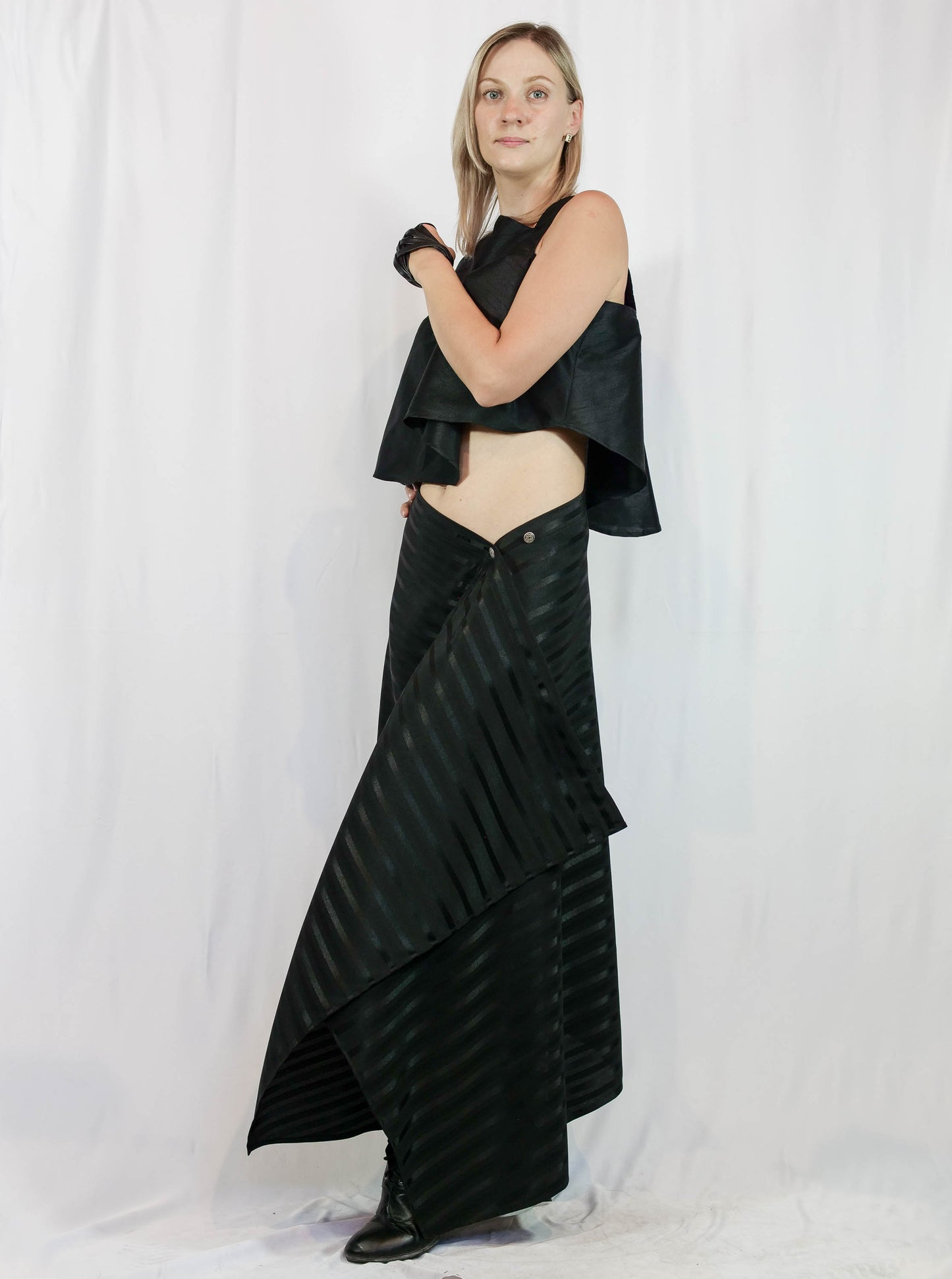 IMPOSSIBLE Skirt    /    falda IMPOSIBLE