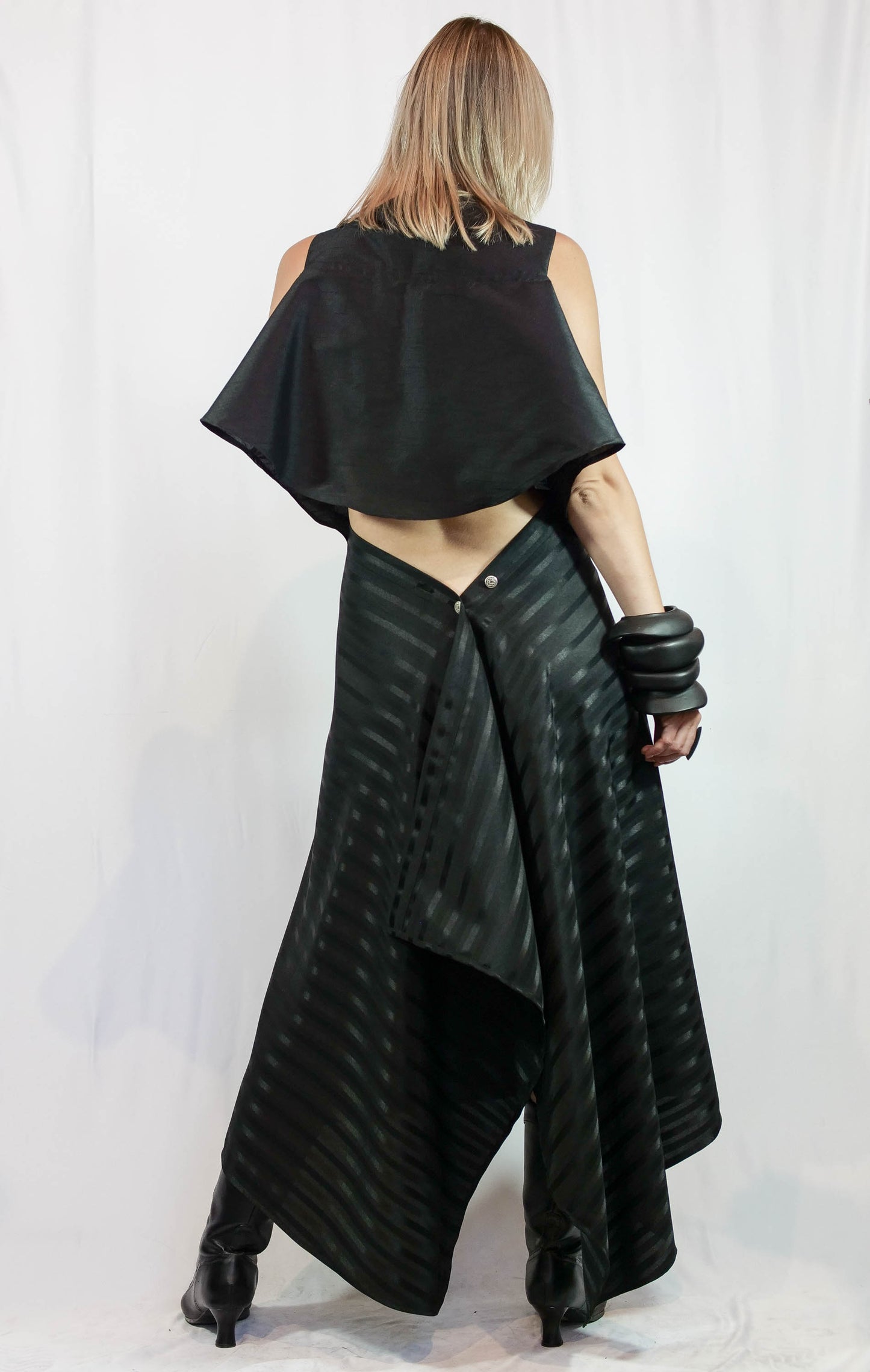 IMPOSSIBLE Skirt    /    falda IMPOSIBLE